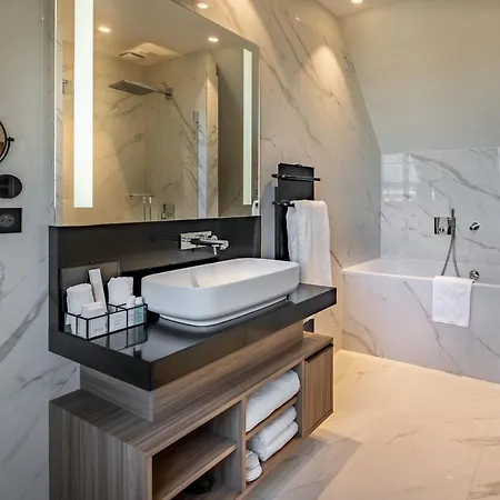 Les Tresorieres Hotel 5*